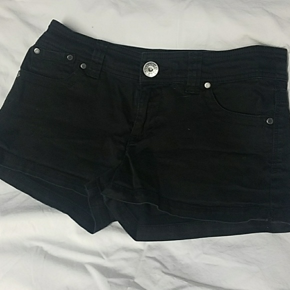 guess black shorts